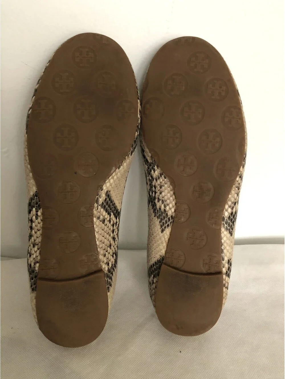 Tory Burch Minnie Travel Flats Snake Print Leather Gold Logo Size 8 - 8.5 EUC